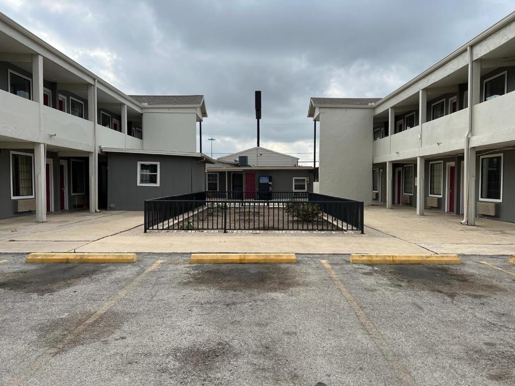 Travel Inn Lackland Sea World San Antonio Exterior foto